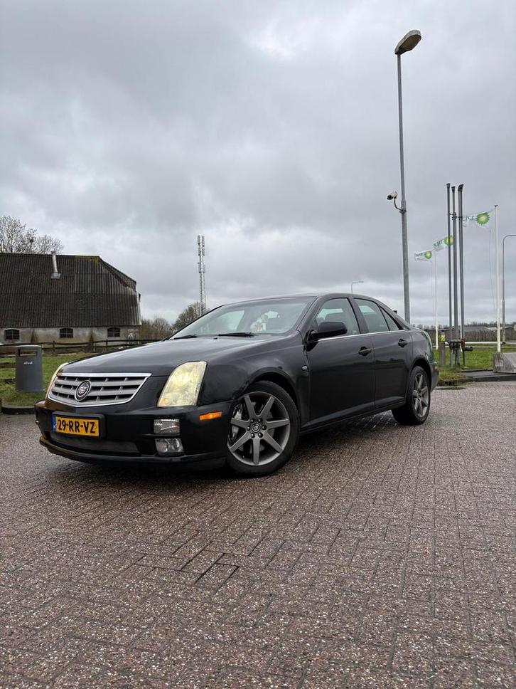 Cadillac STS 4.6 V8 AUT 2005 Zwart, Auto's, Cadillac, Bedrijf, STS, Benzine, G, Sedan, Automaat, Origineel Nederlands, Zwart, Achterwielaandrijving