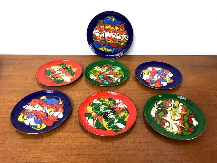 Geëmailleerde vintage kleine pinschaaltjes onderzetters 70sG, Antiek en Kunst, Curiosa en Brocante, Ophalen of Verzenden