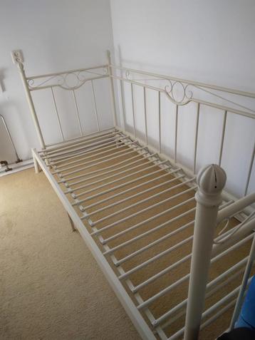 Metalen bed