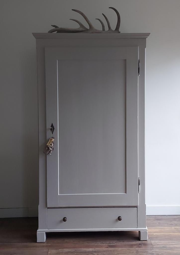 Landelijke klassieke kast, eendeurskast, legkast kledingkast, Antiek en Kunst, Antiek | Meubels | Kasten, Ophalen of Verzenden