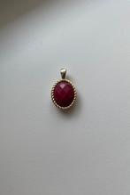 Twist pendant Red Jade - Sparkling Jewels, Sieraden, Tassen en Uiterlijk, Overige voorstellingen, Ophalen of Verzenden, Zo goed als nieuw