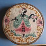 Oude koperen of bronzen kruik met Borduurwerk -, Ophalen of Verzenden