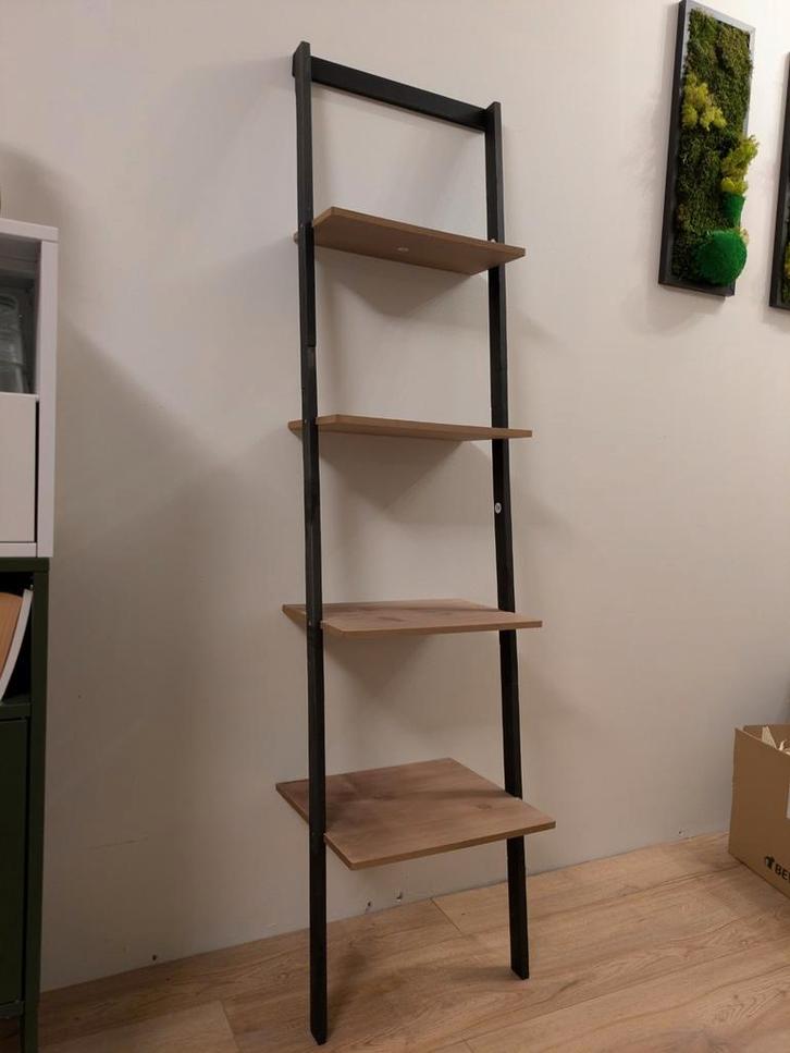 Wandrek ladder/trap, Huis en Inrichting, Kasten | Stellingkasten, Zo goed als nieuw, Ophalen