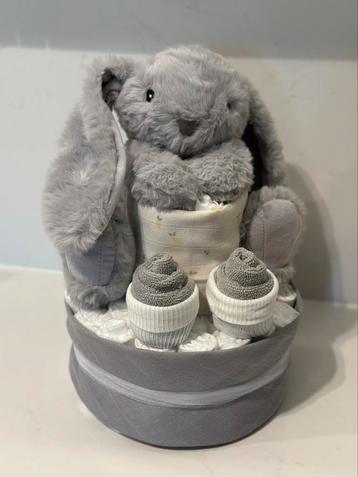 Luiertaart - kraamkado konijn grijs beschikbaar voor biedingen