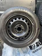 4X winterbanden met staal velgen VW UP 175-65-14, Auto-onderdelen, 14 inch, Gebruikt, 175 mm, Banden en Velgen