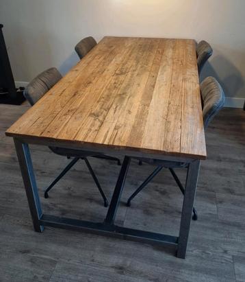 Tower Living Venetie
Industriële eettafel teak beschikbaar voor biedingen