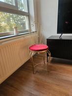 Vintage metalen stoel met rode fluwen zitting, Ophalen