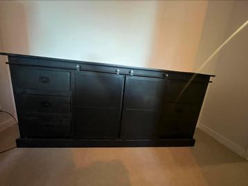 Zwarte dressoir kast als nieuw beschikbaar voor biedingen