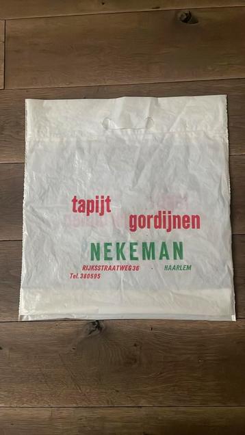 Nekeman tapijt gordijnen Haarlem, plastic tas beschikbaar voor biedingen