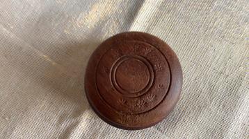 Vintage houten pillendoosje  uit India 6 cm / beschikbaar voor biedingen