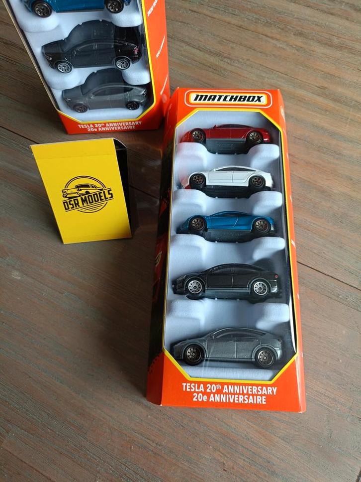 Matchbox Tesla 20th Anniversary Set, Hobby en Vrije tijd, Modelauto's | Overige schalen, Zo goed als nieuw, Auto, Ophalen of Verzenden