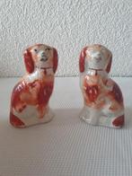 2 Staffordshire terriërs  " hoerenhondjes " bijna 9 cm hoog, Antiek en Kunst, Ophalen of Verzenden