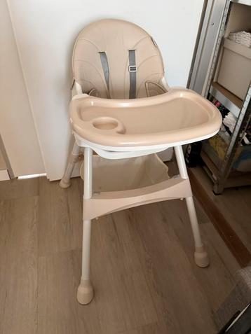 Kinderstoel met ligstand beschikbaar voor biedingen