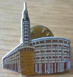 pin met stadhuis van Apeldoorn, Verzamelen, Speldjes, Pins en Buttons, Verzenden, Nieuw, Stad of Land, Speldje of Pin
