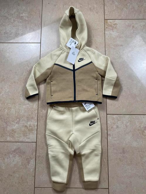 Nike Tech Pack Fleece Baby Infant Suit Jogging Pak, 86-92cm, Kinderen en Baby's, Kinderkleding | Maat 92, Nieuw, Jongen of Meisje