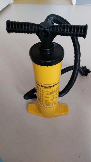 Double action hand pump beschikbaar voor biedingen