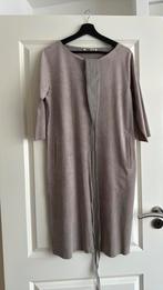 Mooie jurk grijs suède achtige stof, Maat 38/40 (M), Ophalen of Verzenden, Zo goed als nieuw, Knielengte
