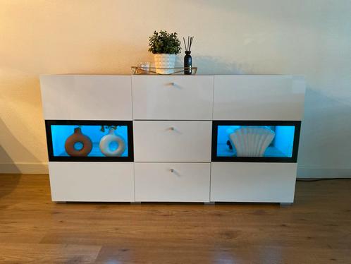 Modern Dressoir met LED Verlichting, Huis en Inrichting, Kasten | Dressoirs, Zo goed als nieuw, 150 tot 200 cm, 25 tot 50 cm, Met lade(s)