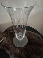 vaas glas geslepen glas matte voet, Overige kleuren, Ophalen of Verzenden, Minder dan 50 cm, Glas