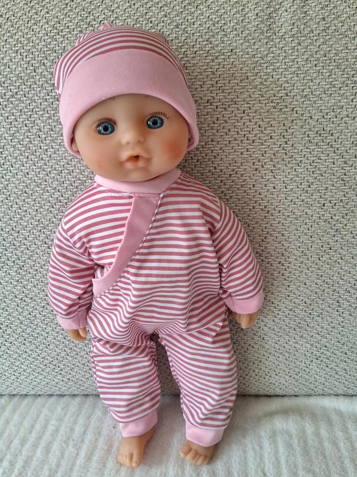 Pratende babypop 40 cm, Kinderen en Baby's, Speelgoed | Poppen, Zo goed als nieuw, Babypop, Ophalen of Verzenden