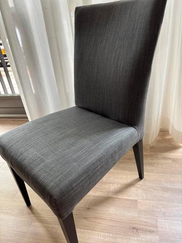 6 stoelen indertijd gekocht bij Silhouet in Heiloo beschikbaar voor biedingen