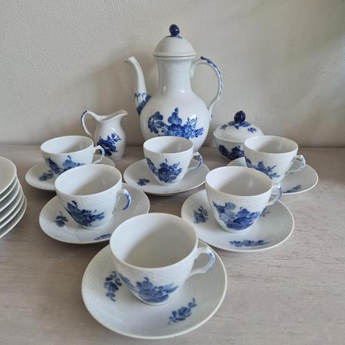 Royal Copenhagen Blue Braided Flower 23-Delige Koffieset, Antiek en Kunst, Antiek | Porselein, Ophalen of Verzenden
