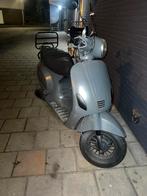 Vespa look scooter (gele plaat), Ophalen, Zo goed als nieuw, Benzine, Overige modellen