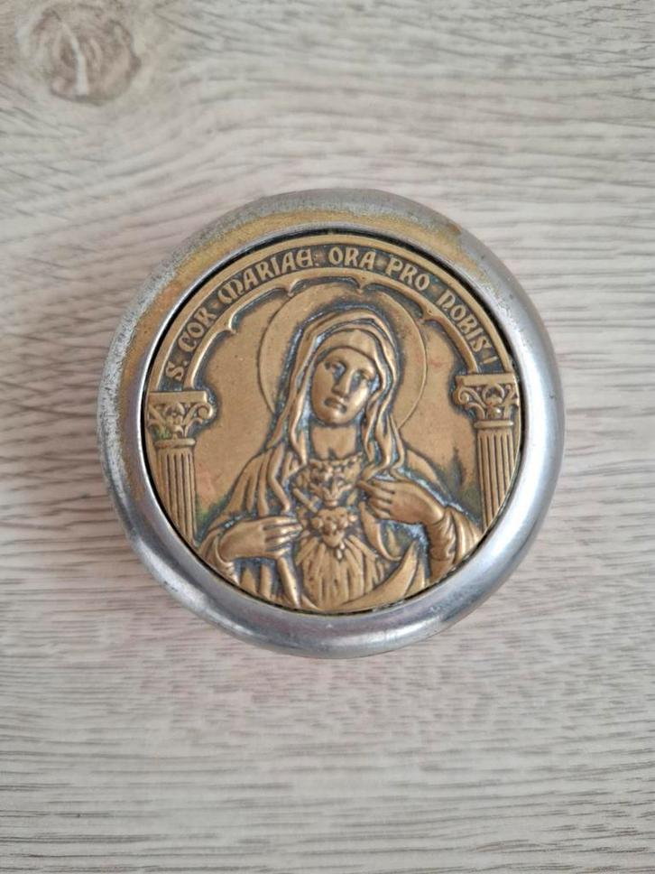 Religieus doosje vintage retro, Antiek en Kunst, Antiek | Religie, Ophalen of Verzenden