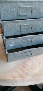 8 prachtige magazijnbakken staal stapelbaar met handgrepen, Doe-het-zelf en Verbouw, Kratten en Dozen, Ophalen, 50 tot 75 cm, Minder dan 35 cm