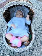 Pop in wieg, Ophalen of Verzenden, Zo goed als nieuw, Pop