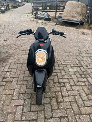 Monnaso scooter beschikbaar voor biedingen