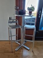 Indecasa set van 2 barkrukken en tafel, Ophalen, Met voetsteun, Zo goed als nieuw, 90 cm of meer