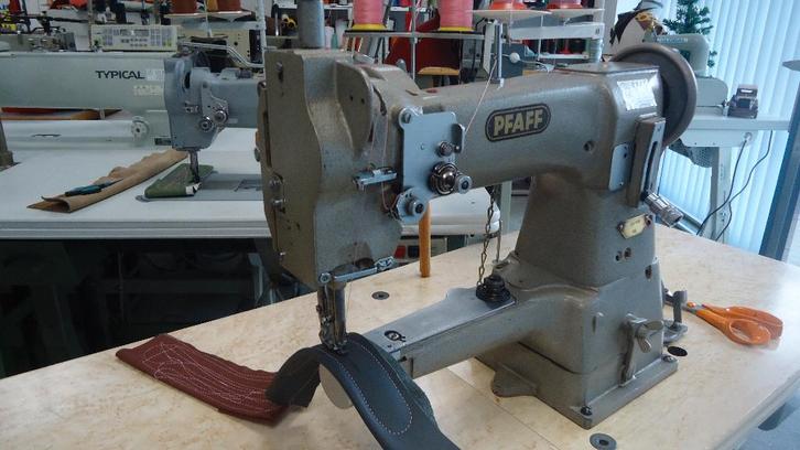 Industrie Naaimachine Pfaff vrije arm 3 Voudig Transport, Hobby en Vrije tijd, Naaimachines en Toebehoren, Gebruikt, Naaimachine