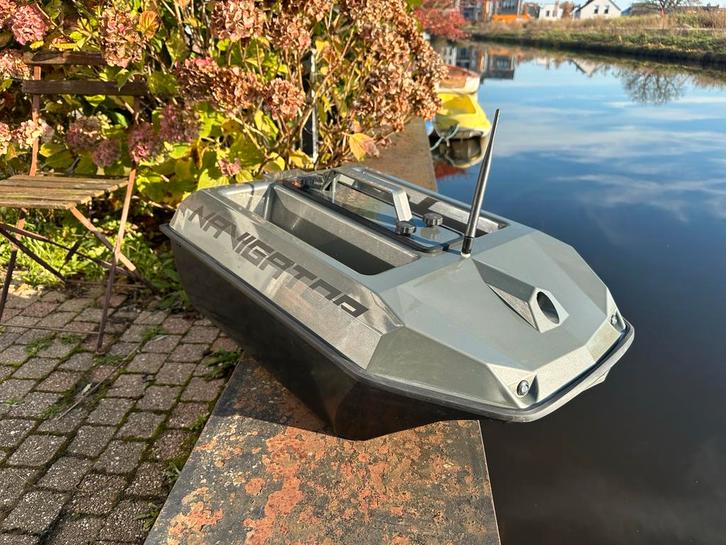 Navigator Voerboot met Dragonfly 5 Pro Fishfinder, Watersport en Boten, Hengelsport | Karpervissen, Gebruikt, Overige typen, Ophalen