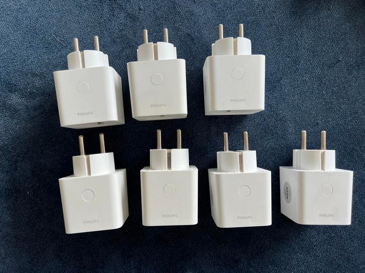 8x Smart Plug Philips Hue wit, Huis en Inrichting, Lampen | Losse lampen, Zo goed als nieuw, Led-lamp, 60 watt of meer, Overige fittingen