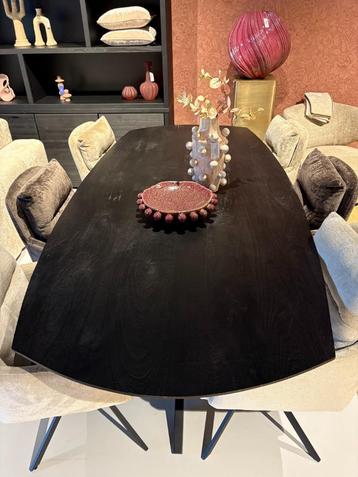 Eettafel Loft 230cm beschikbaar voor biedingen