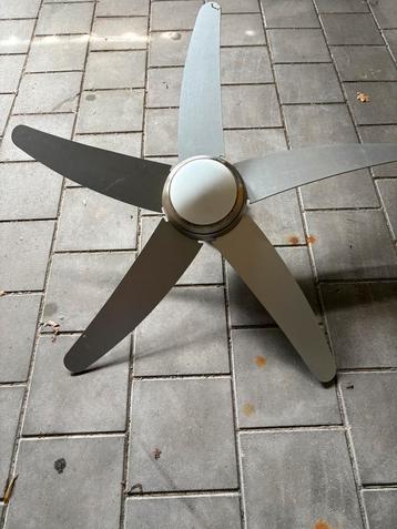 Sterke plafond ventilator met lamp beschikbaar voor biedingen