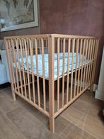 Houten baby box incl babynestje, 2 boxkleden en boxzak, Kinderen en Baby's, Boxen, Ophalen of Verzenden, Zo goed als nieuw, Vierkant