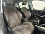 Peugeot 2008 1.6 VTi Féline LEDER / PANO / CRUISE / TREKHAA, Voorwielaandrijving, Euro 5, Gebruikt, 4 cilinders