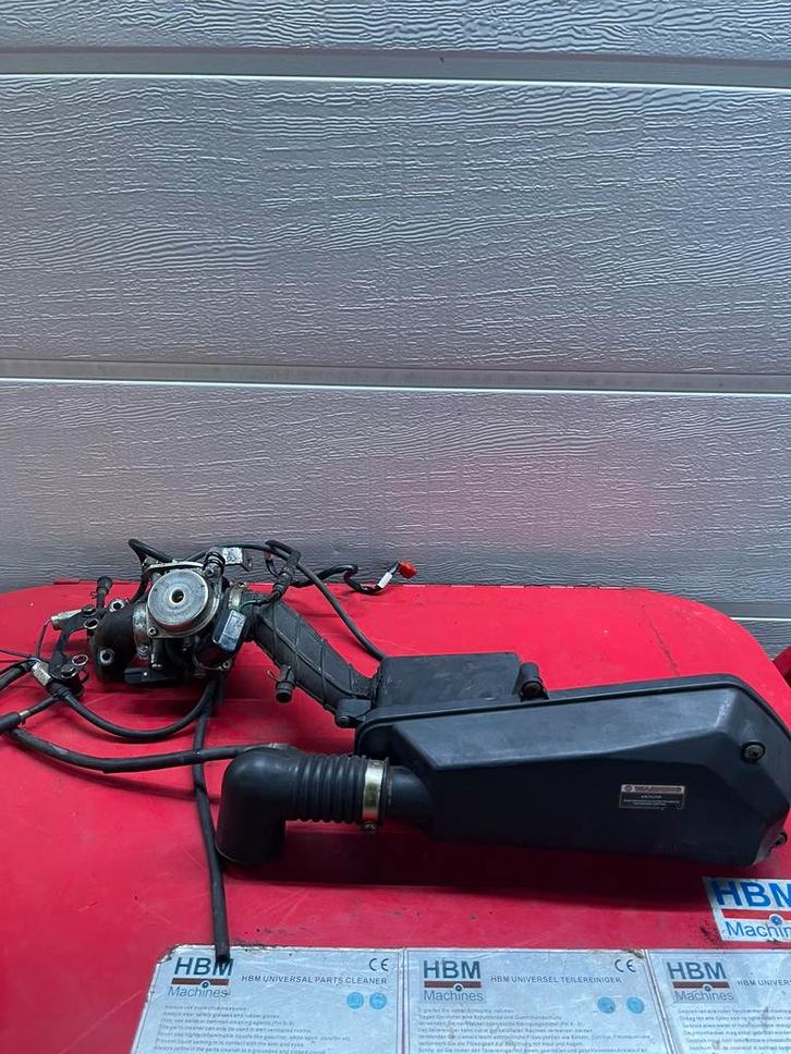 AGM/BTC R8 Inlaat Compleet met Luchtfilter, Fietsen en Brommers, Brommeronderdelen | Algemeen, Gebruikt, Carburateur, Ophalen of Verzenden