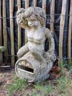 Oud brocante betonnen tuinbeeld jongen cerubijn brievenbus, Gebruikt, Ophalen