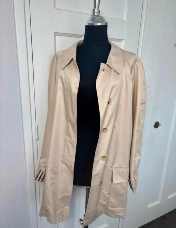 Burberry Klassieke Trenchcoat maat 40/42 Lichtbeige, Kleding | Dames, Jassen | Zomer, Zo goed als nieuw, Maat 42/44 (L), Beige