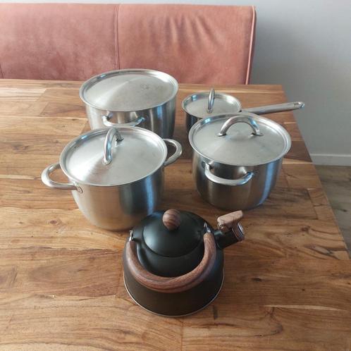 pannenset en fluitketel, Huis en Inrichting, Keuken | Keukenbenodigdheden, Gebruikt, Ophalen of Verzenden