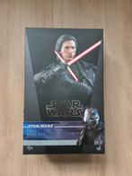 Hot Toys Star Wars Kylo Ren - Nieuwstaat, Ophalen of Verzenden, Zo goed als nieuw, Actiefiguurtje