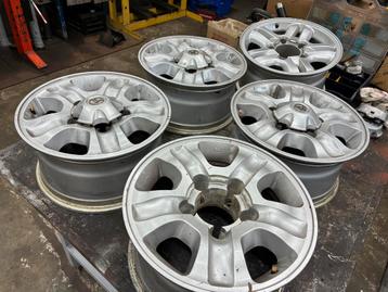 Landcruiser hzj105 . Alu velgen 8jx 16 inch . ET0 beschikbaar voor biedingen