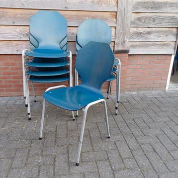 8 x vintage design stoelen school kantine partij stoelen  beschikbaar voor biedingen