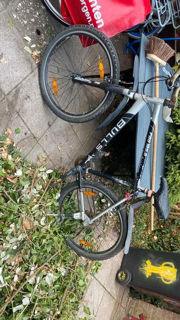Fiets voor onderdelen mountainbike 26 inch werkend beschikbaar voor biedingen