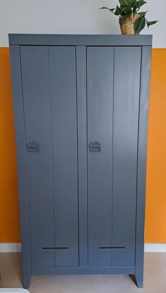 WOOOD Lockerkast Grijs - Zo Goed Als Nieuw, Huis en Inrichting, Kasten | Kledingkasten, Zo goed als nieuw, 150 tot 200 cm, 50 tot 100 cm