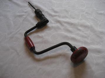 Oude handboor met boor brocante vintage beschikbaar voor biedingen