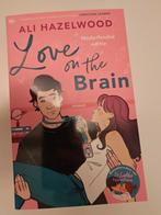 Love on the Brain - Ali Hazelwood, Ophalen of Verzenden, Zo goed als nieuw, Ali Hazelwood
